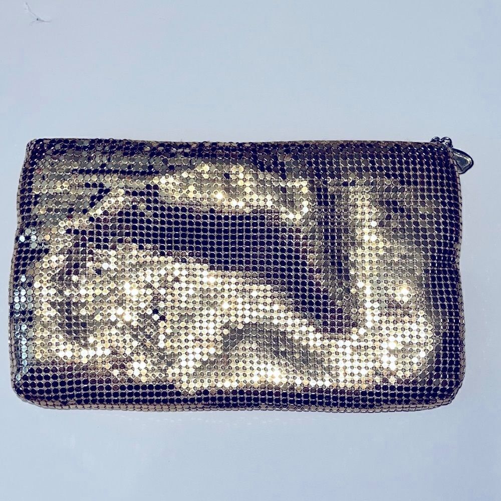 Vintage Whiting & Davis small mesh bag approx 8”x5”, with zip closure.